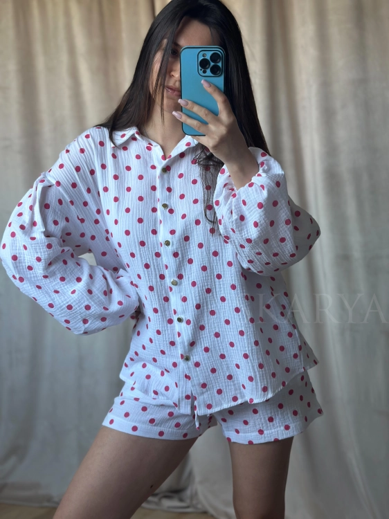 damski komplet muślinowy MOLLY La Balancia kropki grochy dots polska marka polski produkt hit sezonu koszula z długim rękawem zapinana na guziki spodenki summer chic girlly style casual comfy wear letni styl