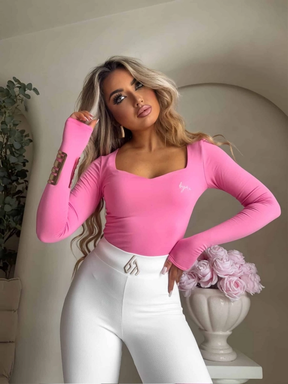 dopasowana różowa bluzka ROSAS By Me Anita długi rękaw wiskoza miły materiał dekolt w kształcie serca basic elegancki look codzienny styl minimal style casual look polska marka polski produkt komfort wygoda baza do stylizacji