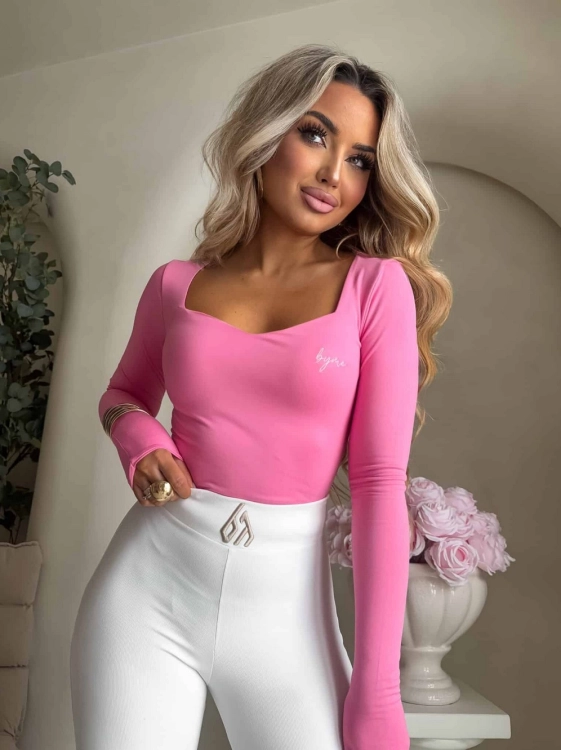 dopasowana różowa bluzka ROSAS By Me Anita długi rękaw wiskoza miły materiał dekolt w kształcie serca basic elegancki look codzienny styl minimal style casual look polska marka polski produkt komfort wygoda baza do stylizacji